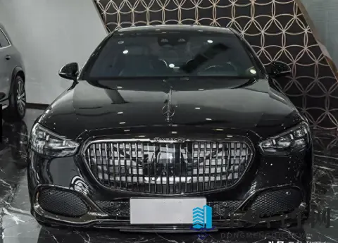 落地价格超404万!60T+612马力+熏黑轮毂!这台奔驰车确实少见-1