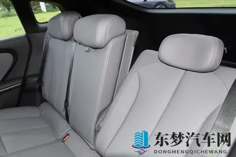 12万预算想买家轿，可以看看这款，轴距2922mm，空间大又实用-1