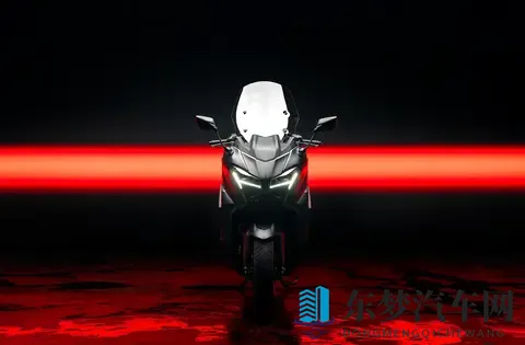 雅马哈TMAX推出25周年纪念版，这款“三缸踏板”怎么这么牛呢？-2