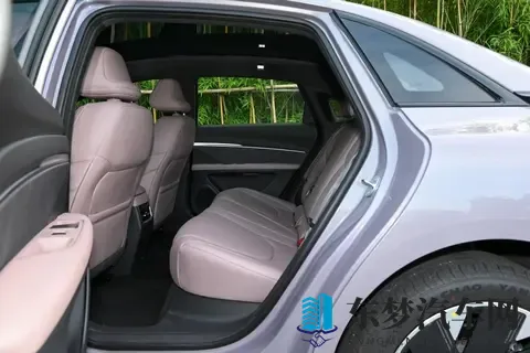 十三四万买家用电车,除了小鹏M03,长安启源A06也不错,选谁?-1